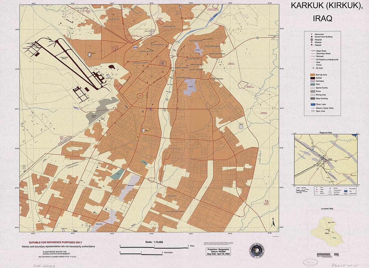 Kirkuk-Karte vom April 2003 mit Stadtgebieten am Fluss, Straßen, Flugplatz, Bahn und Übersichtskarten